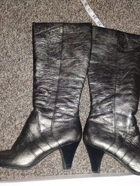 born metallic gray boots size